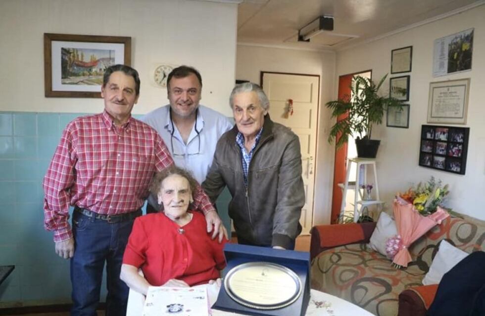 100 años de vida de la vecina Oliva "Quina" Gutierrez