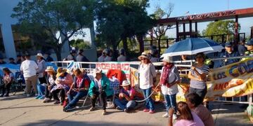 Autoconvocados ponen en jaque al gobierno de Sáenz\u002E (FM Profesional)