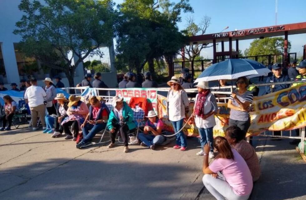 Autoconvocados ponen en jaque al gobierno de Sáenz