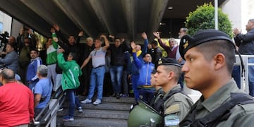 Allanan el sindicato de Camioneros\u002E (Twitter)