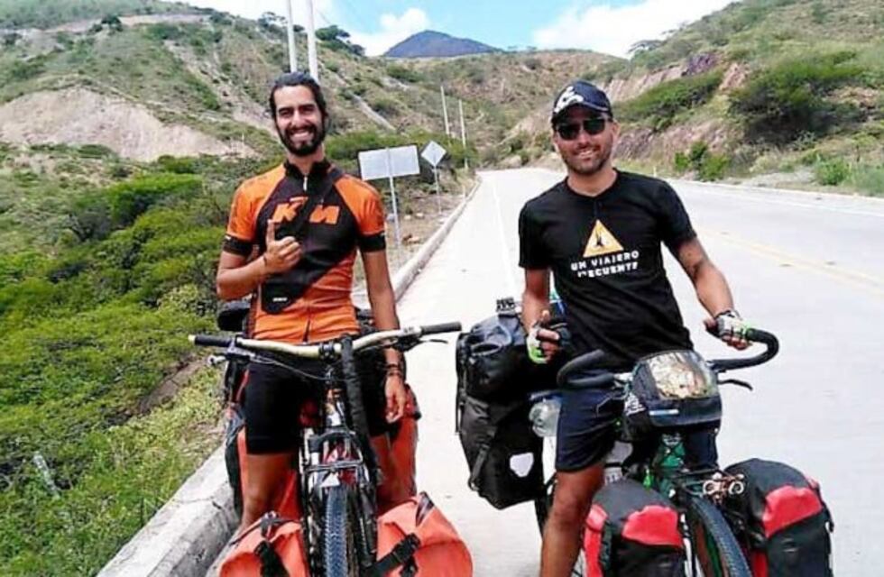 El ciclista pampeano que viaja hasta Alaska se encuentra recorriendo Ecuador