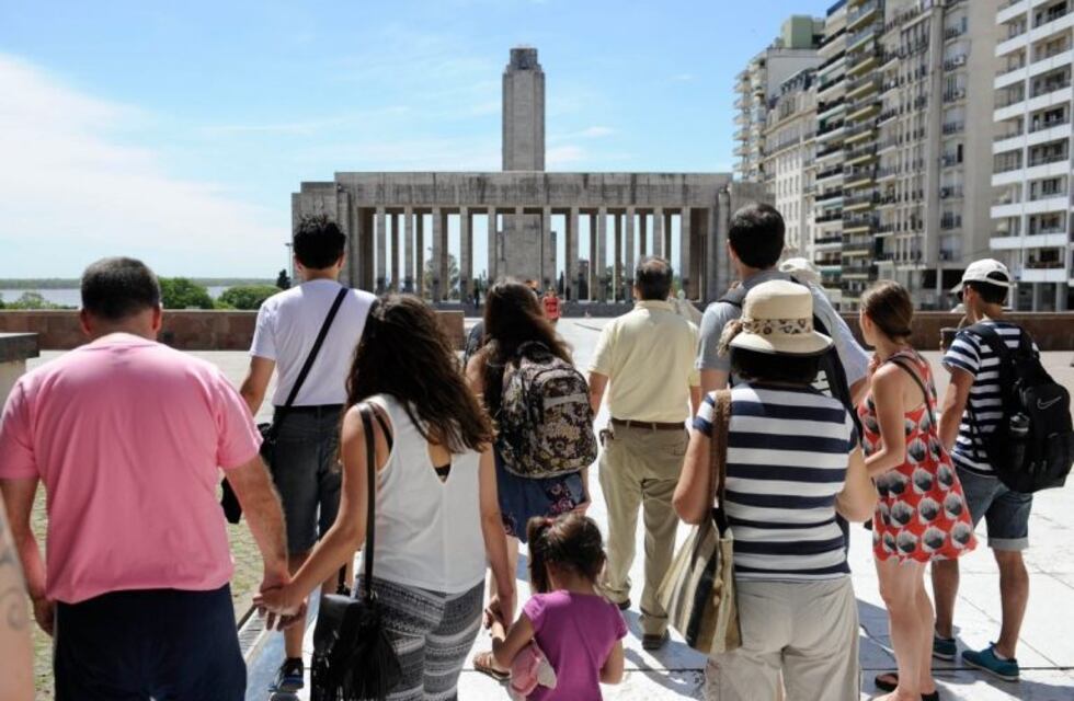 Aseguran que el Monumento estará restaurado antes del Día de la Bandera