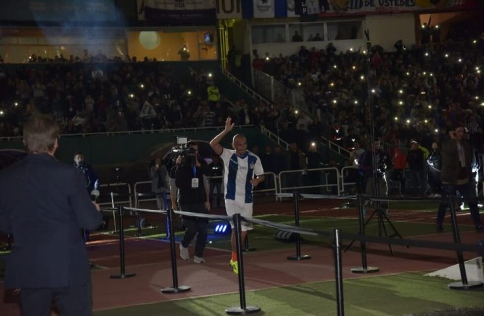En fotos, lo mejor de la despedida del Cholo Guiñazú
