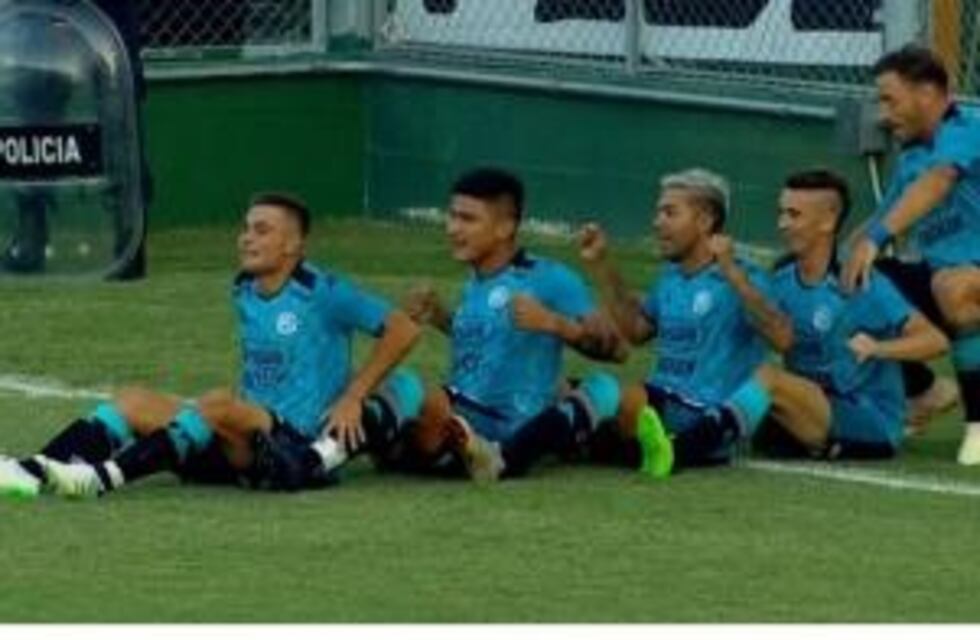 Gol del Pirata, y festejo a puro remo