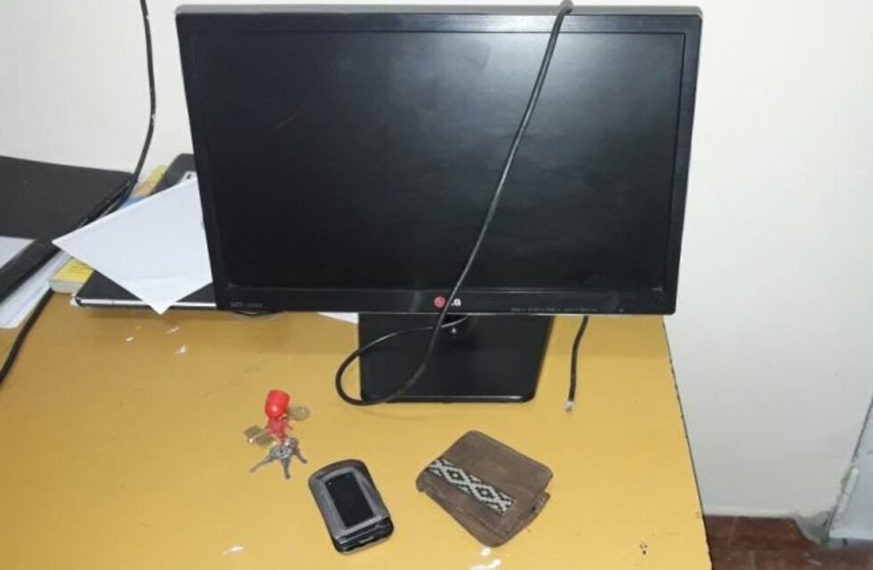 Entraron a robar a un supermercado chino y la policía los sorprendió antes de escapar