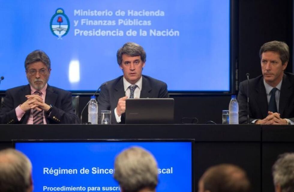 El Gobierno anunció que ingresaron al blanqueo 71 mil millones de pesos en efectivo