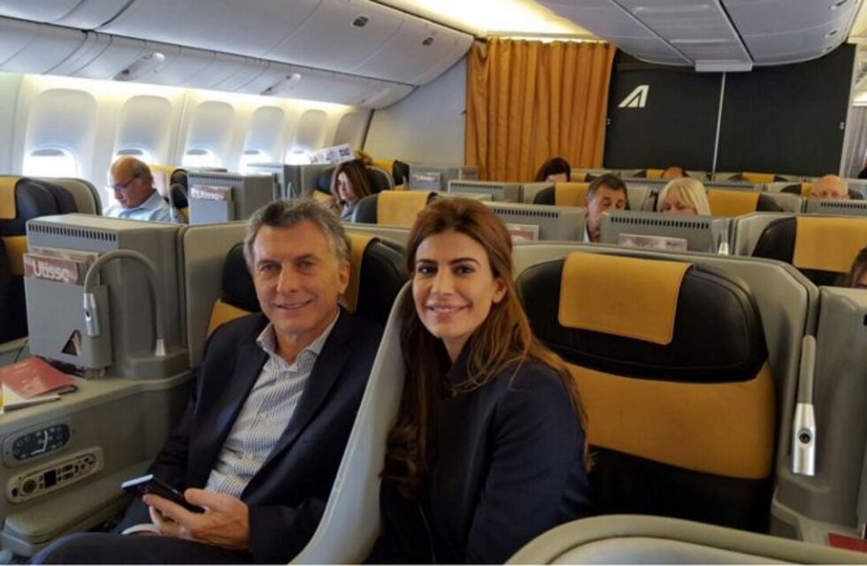 Mauricio Macri volvió a salir del país: viajó a Europa con Juliana Awada y su hija Antonia