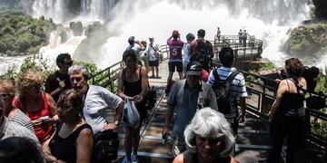 Turistas israelíes demorados por fumar marihuana en las cataratas