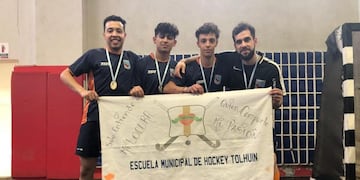 Parte del equipo Campeón Nacional de Hockey Pista 2019 (Federación Tierra del Fuego)