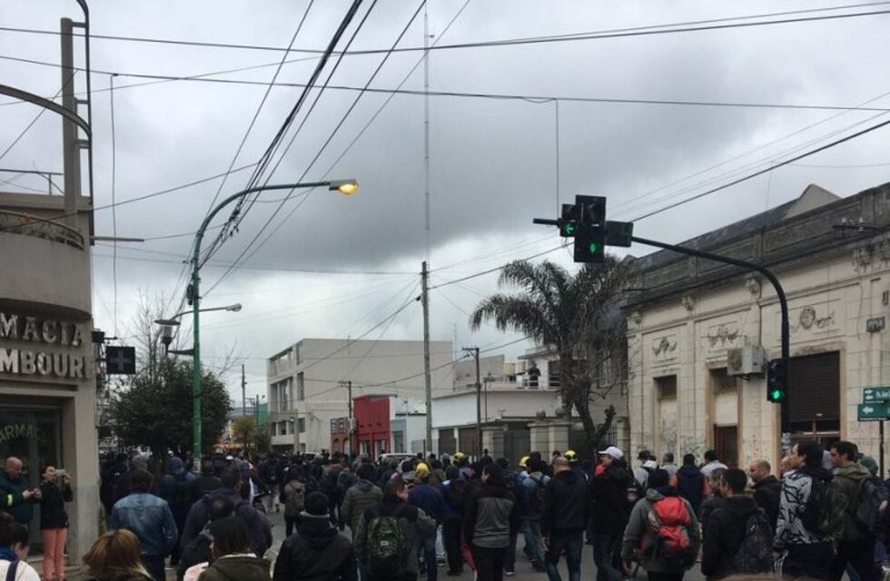 Los trabajadores del Astillero Río Santiago vuelven a marchar en La Plata