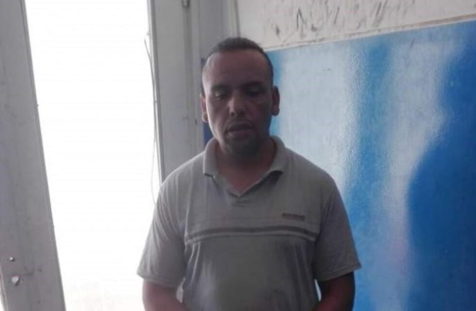 Delante de sus hijos, molió a golpes a su mujer y la amenazó de muerte