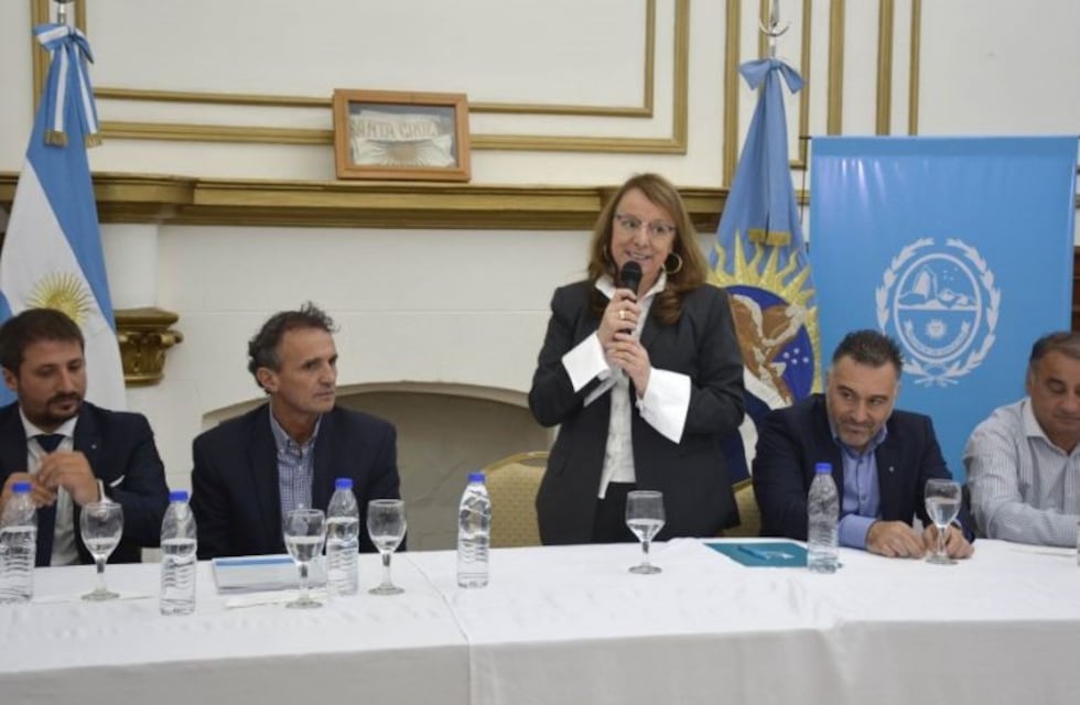 La Gobernadora decretó el Estado de Emergencia Sanitaria en todo el ámbito Santa Cruz