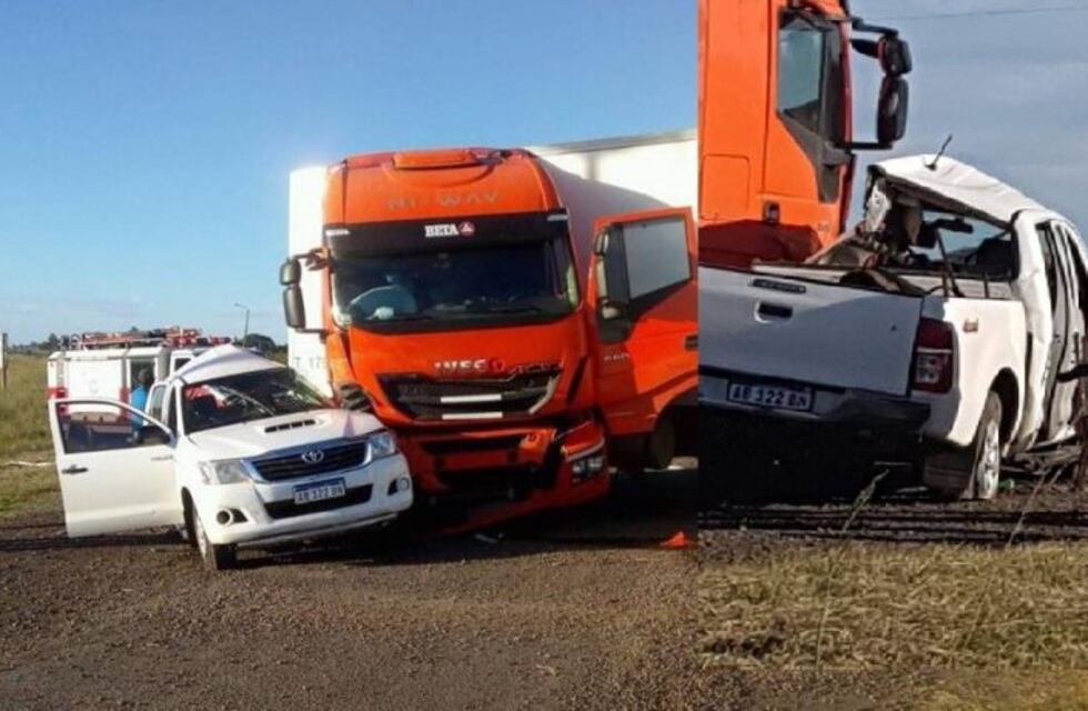 Choque entre camioneta y camión dejó un muerto y heridos graves