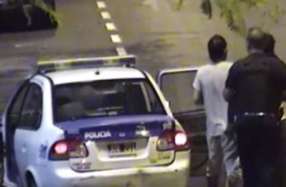 Robaban un auto, los denunciaron al 911 y los atraparon gracias a las cámaras de vigilancia