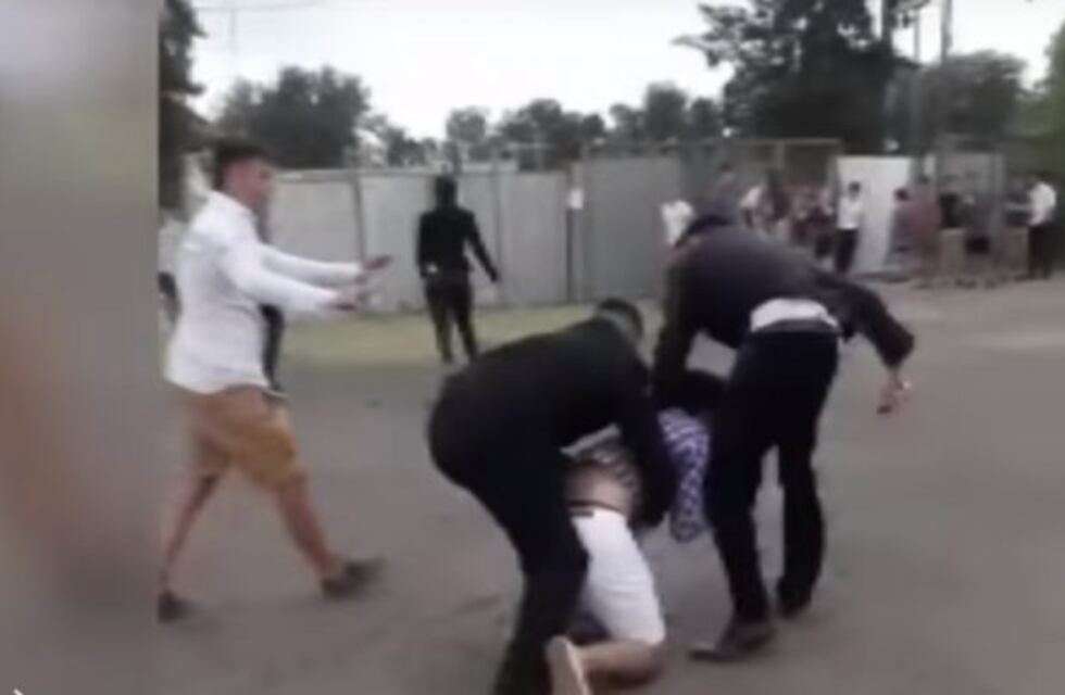 Violencia en Navidad: denunciaron a patovicas de un conocido salón de fiestas de Funes