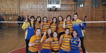 Equipo femenino de vóley gana campeonato en Punta Arenas