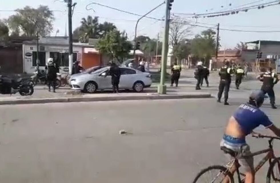 El cortejo fúnebre del hermano de la futbolista Rocío Correa terminó a los tiros con la policía