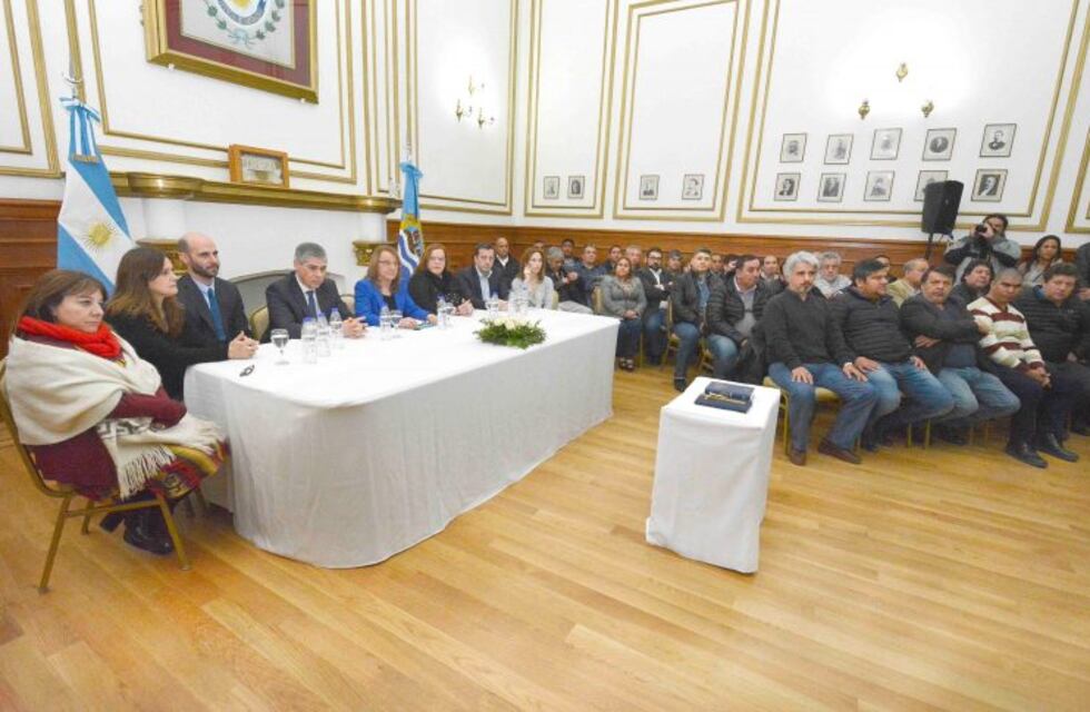 Asumió Teodoro Camino, es el primer Ministro de Trabajo de la Provincia