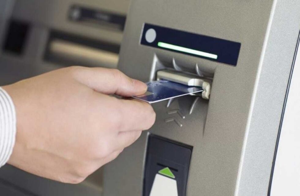 Despidieron al hombre que mostró cómo robaban en los cajeros chilenos