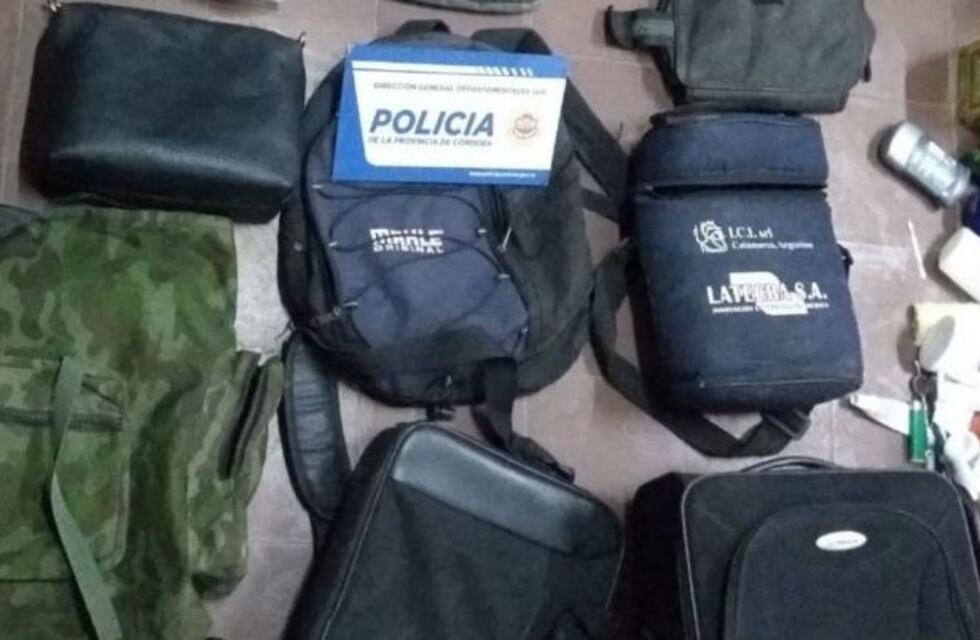 Huía por el supuesto robo de una mochila y fue detenido con otros bolsos y dinero en efectivo