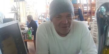 Alejandro Reyna, el tanguero en situación de calle que deslumbra con su voz