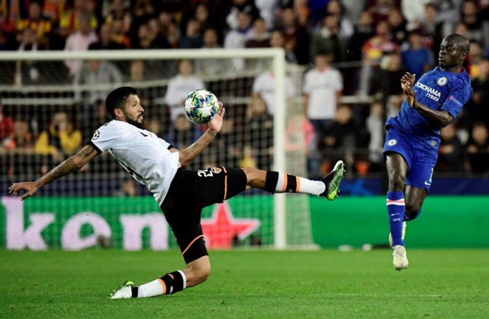 Ezequiel Garay quedará con el pase en su poder y podría irse del Valencia