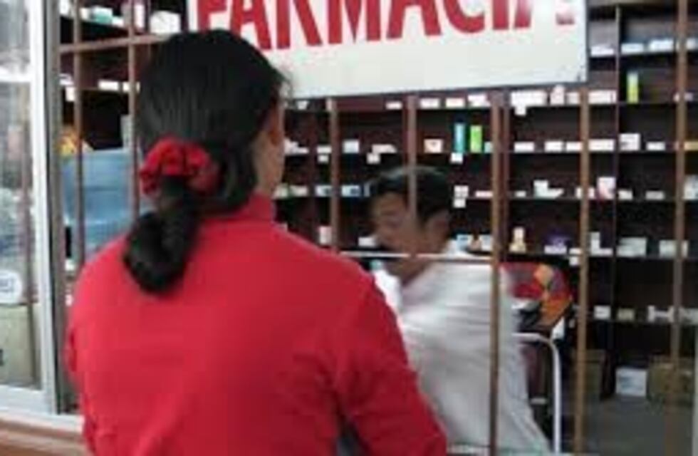 En Córdoba cierran seis farmacias por día