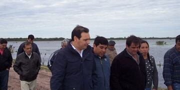 Gustavo Valdés recorrió la zona afectada de San Isidro