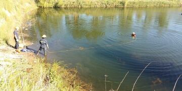 Bomberos de El Fortín trabajaron casi dos horas para rescatar el cuerpo\u002E