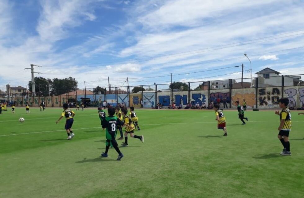 Caleta Olivia : jornada de fútbol "Por un deporte sin violencia"