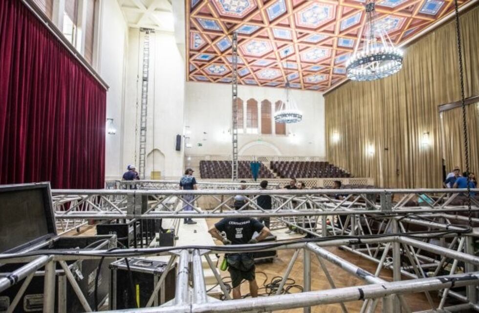 Ponen a punto el escenario donde se realizará el primer debate presidencial