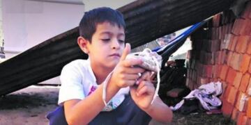 Leonel Seco rescató a sus tres sobrinas cuando el incendio se había apoderado de la casilla