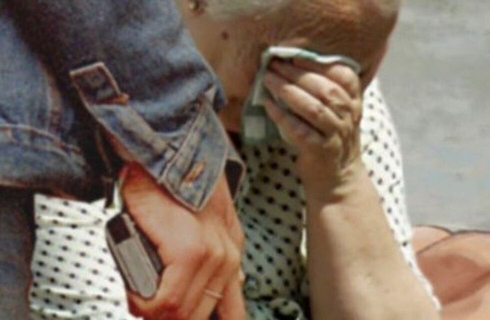 Ataron a una mujer de 84 años y le robaron $73 mil