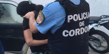 La mujer detenida en Villa María acusada de intentar agredir a fierrazos a su expareja\u002E (Policía)
