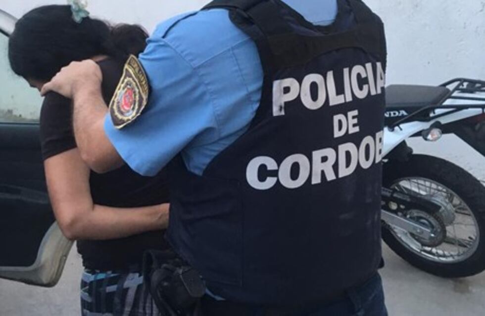 Una mujer detenida tras intentar agarrar a "fierrazos" a su expareja