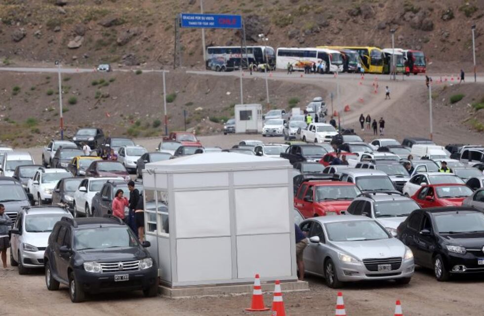 Paso a Chile: Sin demoras en la ruta y en el complejo Los Libertadores