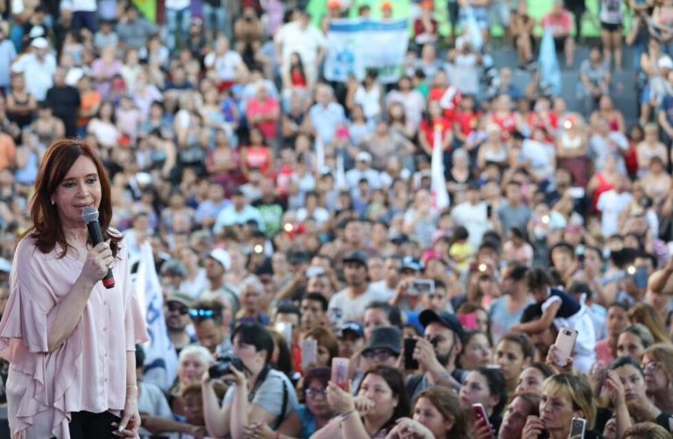 Cristina Kirchner: "Voy a hacer todo para que en 2019 otro argentino esté en la Casa Rosada"