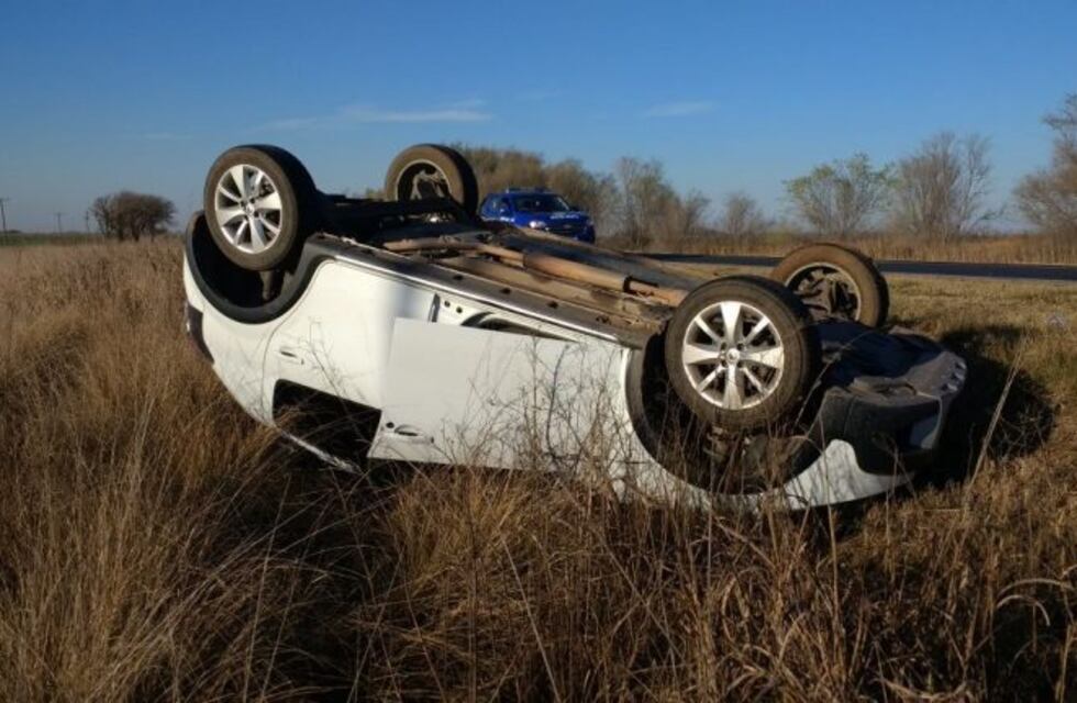 Vuelco sin lesionados en ruta 35