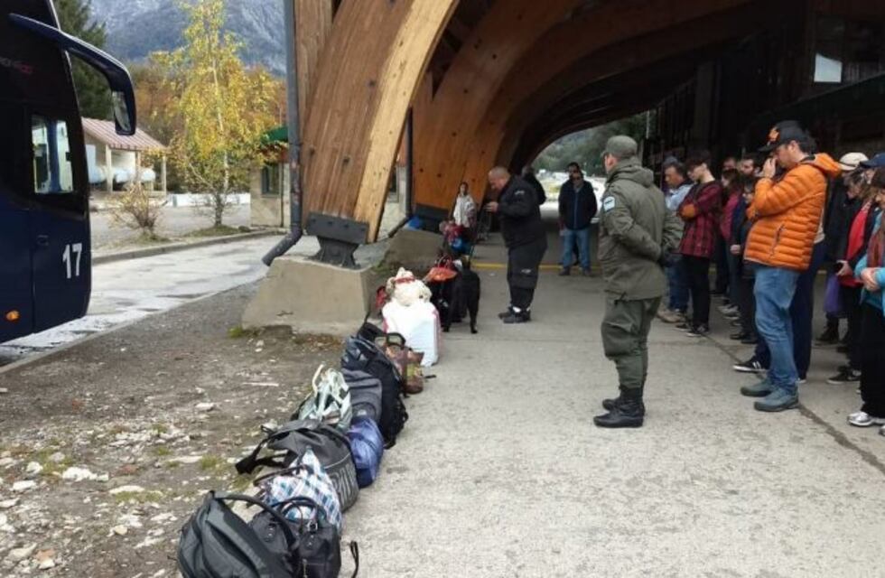 Detuvieron a dos chilenos que intentaron salir del país con 250 dosis de LSD