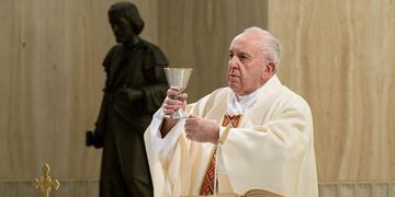 Vatican City (Vatican City State (holy See)), 01/05/2020\u002E- A handout picture provided by the Vatican Media shows Pope Francis leading Holy Mass at Saint Martha House (Casa Santa Marta), in Vatican City, 01 May 2020\u002E (Papa) EFE/EPA/VATICAN MEDIA HANDOUT HANDOUT EDITORIAL USE ONLY/NO SALES
