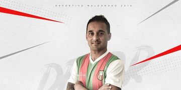 Festejo con ranita para el delantero en Uruguay\u002E El Juanca Olave lo recordó por sus goles en el Pirata\u002E