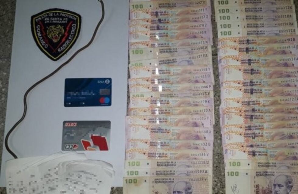 Robaba un cajero automático con un alambre y fue detenida con $4700