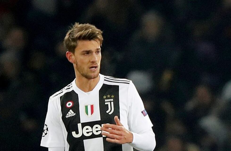 Un defensor de Juventus, en donde juegan Dybala e Higuaín, dio positivo de coronavirus