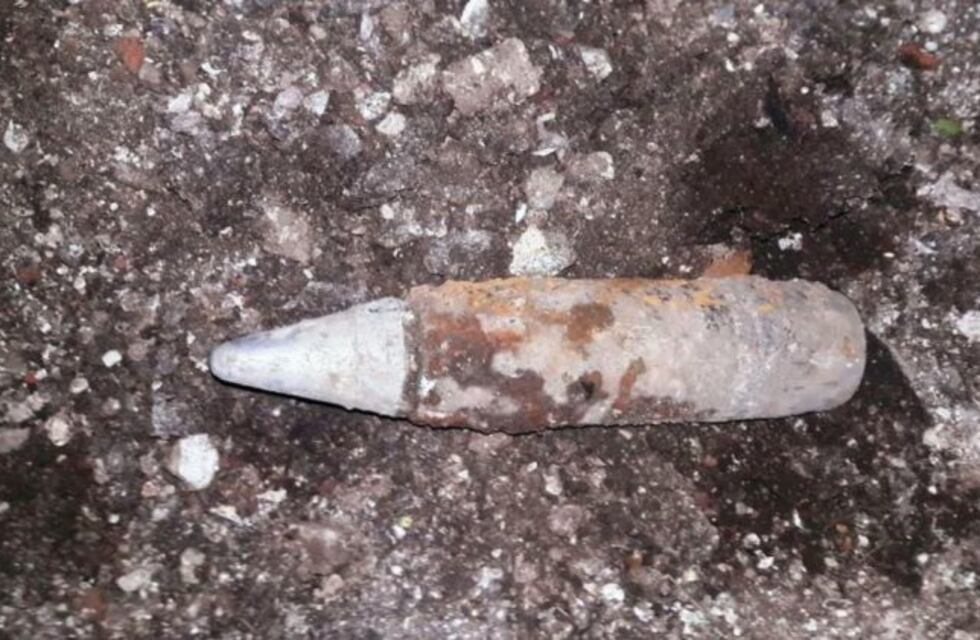 Lomas de Zamora: Encontraron un proyectil antiaéreo en una casa