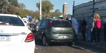 Los vehículos desfilaron sobre Avenida Belgrano por la tarde\u002E (@cucurucho1974)