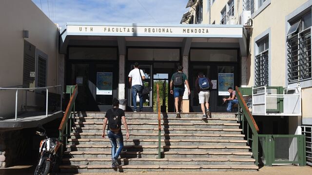 Al igual que la UNCuyo, la UTN tampoco pedirá pase sanitario para el cursado presencial. Foto: Archivo Los Andes.