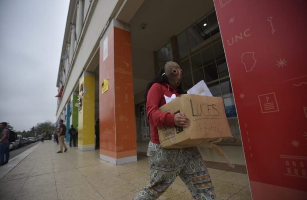 Tras un mes de toma, el Pabellón Argentina recupera la normalidad