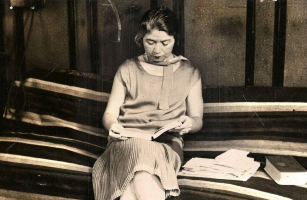 “Mujeres con Mayúsculas” en la Sociedad Francesa: Alfonsina Storni