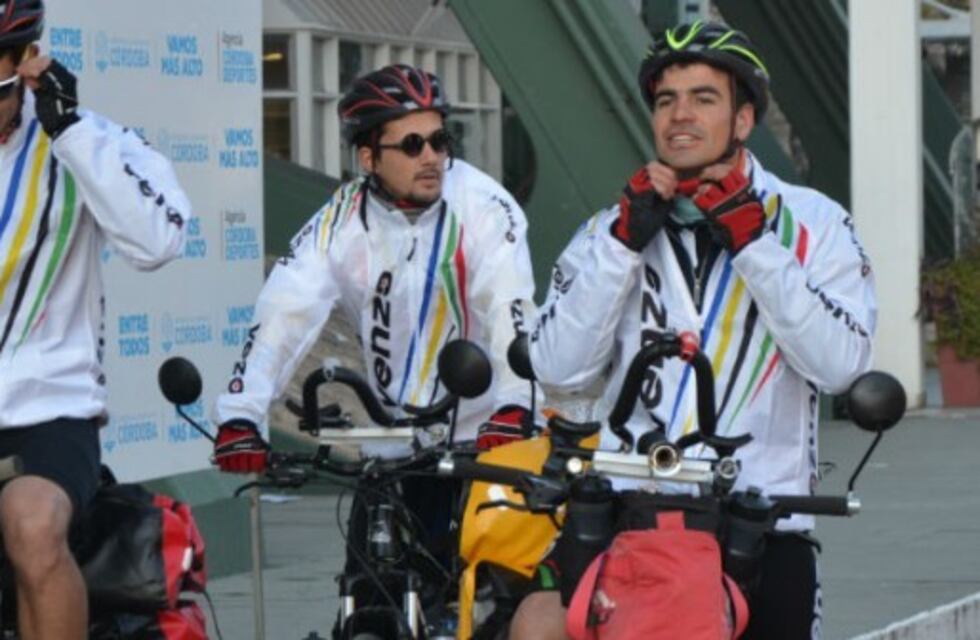 Comenzó la travesía en bici rumbo a Rusia 2018