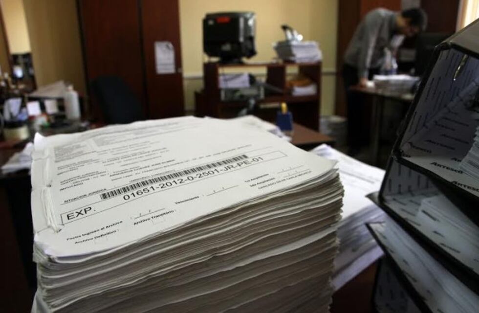 El senador Snopek comienza la semana "sacando los expedientes al sol"